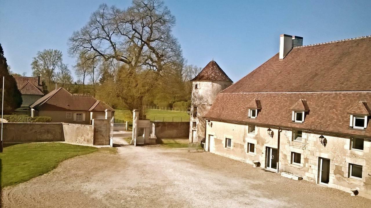 Domaine De Surgy Albergue Exterior foto